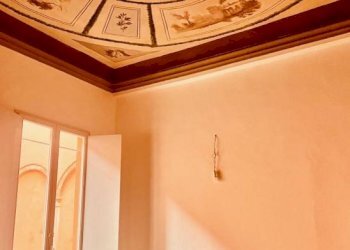 Interno non residenziale - Trilocale via degli Albari, Bologna (zona Centro Storico) - foto 1