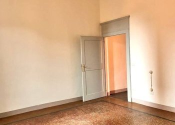 Interno appartamento - Trilocale via degli Albari, Bologna (zona Centro Storico) - foto 2