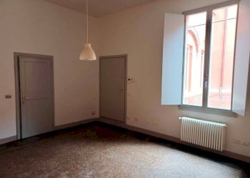 Interno appartamento - Trilocale via degli Albari, Bologna (zona Centro Storico) - foto 11