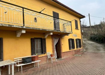 Facciata - Rustico via Gavelli, Castelnuovo Calcea - foto 2