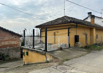 Facciata - Rustico via Gavelli, Castelnuovo Calcea - foto 5