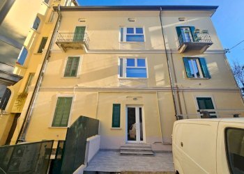 Facciata - Two-room apartment via San Pedrino, 3, Varese - photo 17