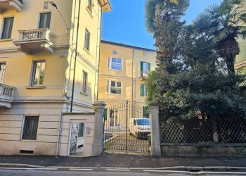 Facciata - Two-room apartment via San Pedrino, 3, Varese - photo 25