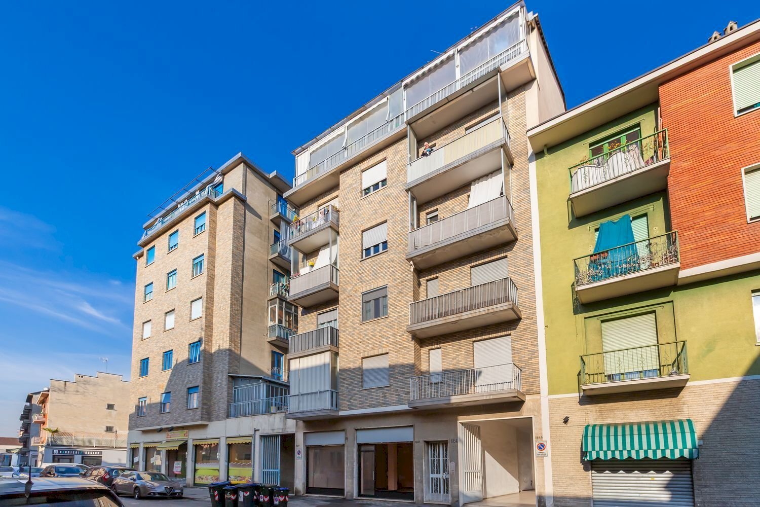 vista - Commercial Premises Via Verolengo
 
184, Torino - photo 1