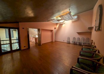 Stanza non arredata - Negozio via Andrea Fantoni, 1, Alzano Lombardo - foto 12