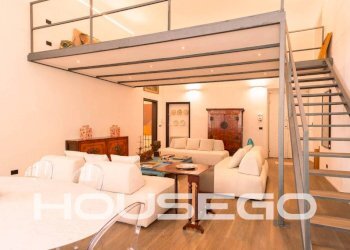 Salone - Trilocale via San Luca, 3b, Genova (zona Centro Storico) - foto 9