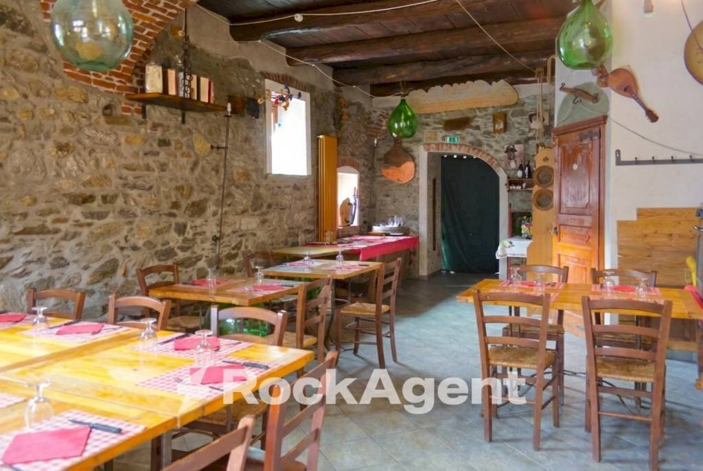 Interno non residenziale - Ristorante Frazione Deveys, 1, Exilles - foto 1