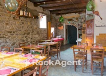 Interno non residenziale - Ristorante Frazione Deveys, 1, Exilles - foto 1