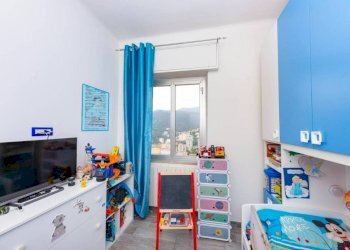 Camera da letto - Quadrilocale via Terpi, 35, Genova (zona Molassana) - foto 17