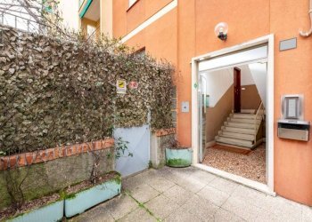 Interno palazzo - Quadrilocale via Terpi, 35, Genova (zona Molassana) - foto 30