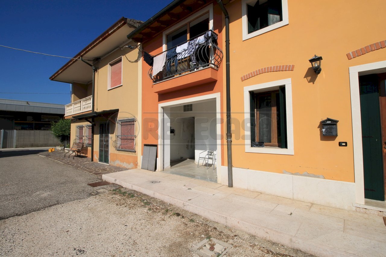 esterno - Trilocale Via Canova 6, Gambellara - foto 1