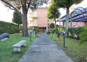 vendesi villa moderna con giardino provato luccaIM - Villa Via Teresa Bandettini, Lucca - foto 2