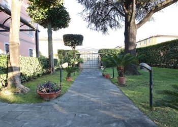 vendesi villa moderna con giardino privato lucca - Villa Via Teresa Bandettini, Lucca - foto 3