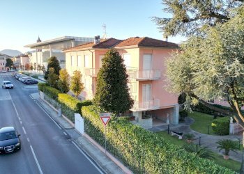 vendesi villa moderna con giardino privato lucca - Villa Via Teresa Bandettini, Lucca - foto 21