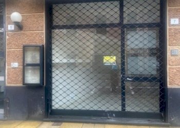 Vetrina.JPEG - Locale Commerciale Vale Dante 7, Sestri Levante - foto 1