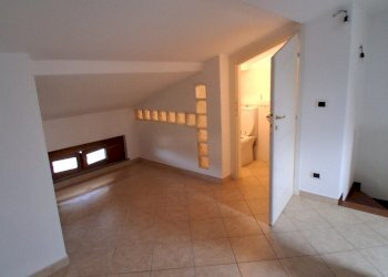 20260116_092930.jpg - Villa a Schiera Via Ingrillini, Lucca - foto 19