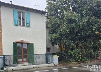 01.jpg - Porzione di casa Strada Eugubina 118, Perugia - foto 1