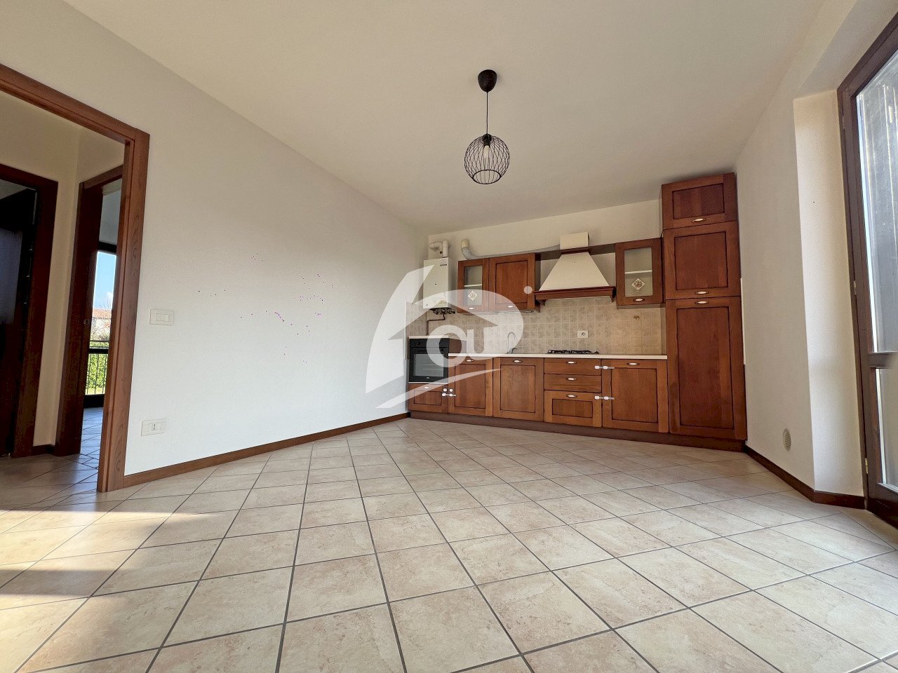 soggiorno con angolo cottura - Bilocale Via Giuseppe Mazzini 9, Sangiano - foto 2