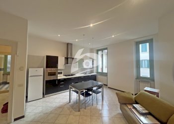 soggiorno con angolo cottura - Trilocale via Garibaldi 45, Laveno-Mombello - foto 5