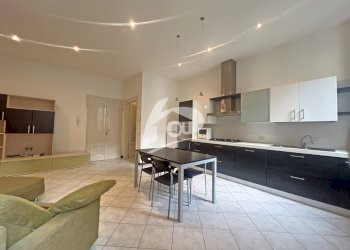 soggiorno con angolo cottura - Trilocale via Garibaldi 45, Laveno-Mombello - foto 7