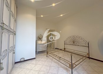 camera da letto - Trilocale via Garibaldi 45, Laveno-Mombello - foto 12