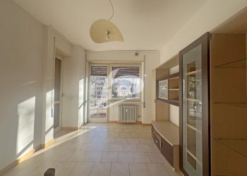 soggiorno - Trilocale VIA GARIBALDI 101, Laveno-Mombello - foto 2