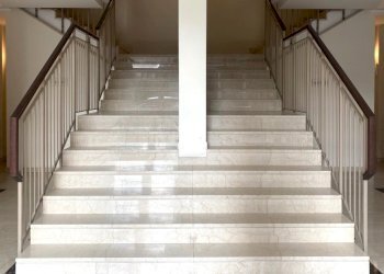 Atrio ingresso condominiale - Appartamento Via XX Settembre 5, Como - foto 3