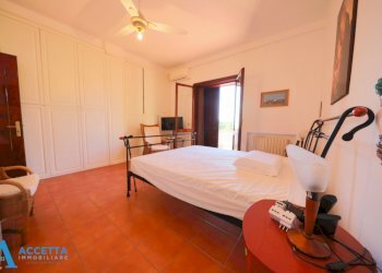 camera da letto - Villa Via Girasoli 292, Taranto - foto 22