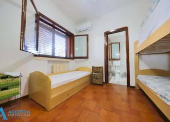 camera da letto - Villa Via Girasoli 292, Taranto - foto 25