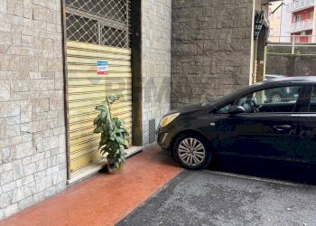 Negozio Via Sant'alberto, 48R 
 Sestri Ponente, Genova (zona Sestri Ponente) - foto 2