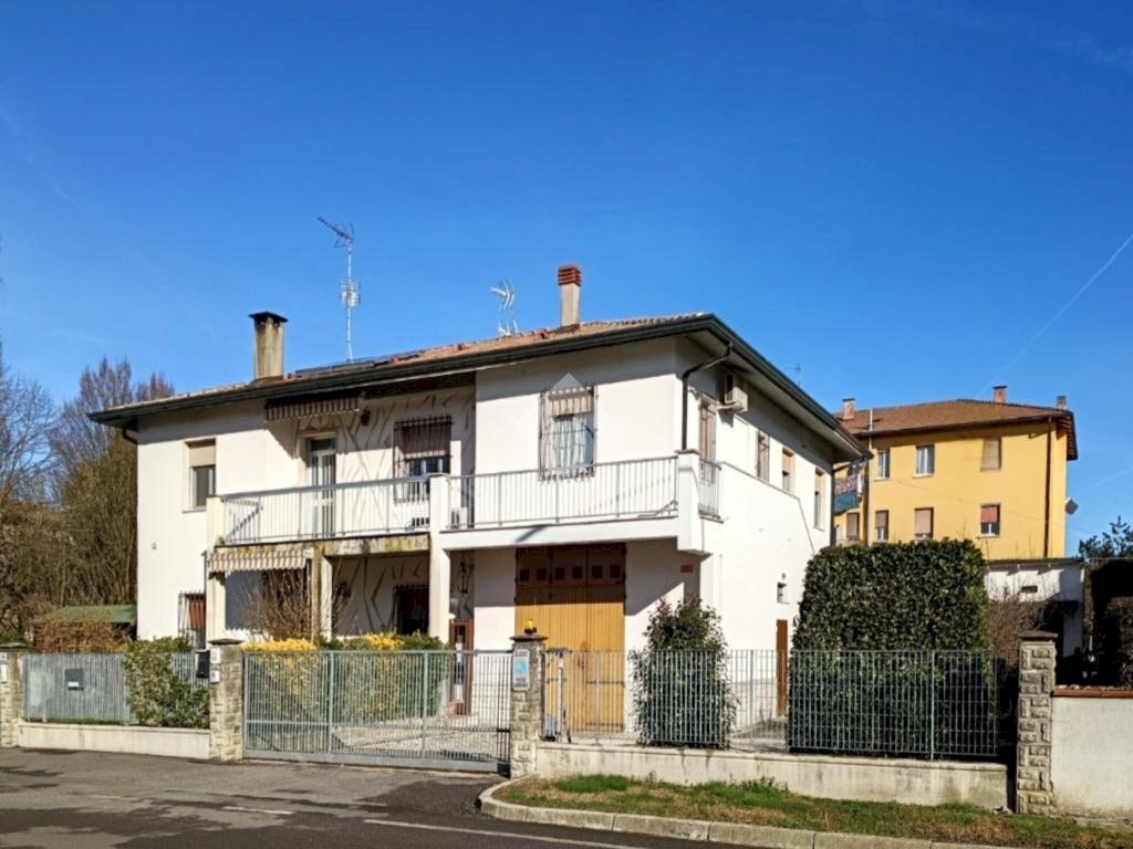Portion of a house Via Murri, Molinella - photo 1