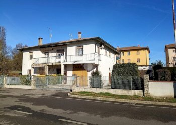Portion of a house Via Murri, Molinella - photo 1
