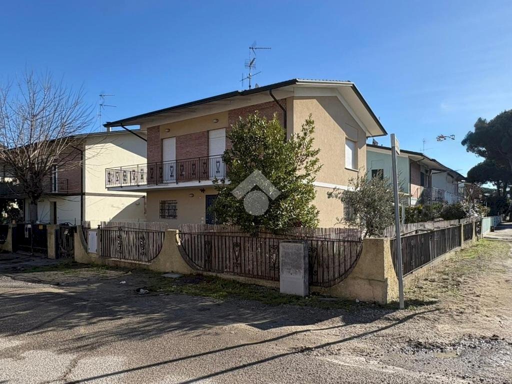 Villa Viale L.B. Alberti, Cesenatico - photo 1