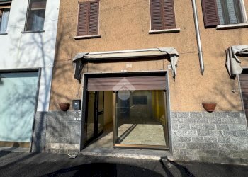 Negozio Viale Teresa Orelli, Galliate - foto 1