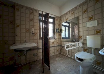 Negozio Viale Teresa Orelli, Galliate - foto 5