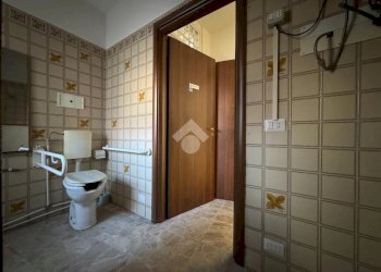 Negozio Viale Teresa Orelli, Galliate - foto 17