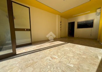 Negozio Viale Teresa Orelli, Galliate - foto 21