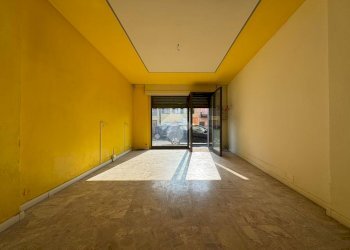 Negozio Viale Teresa Orelli, Galliate - foto 29