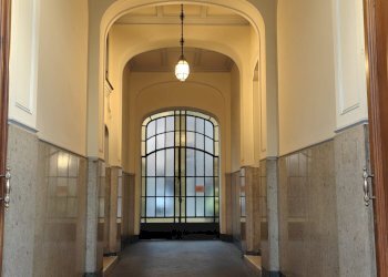 Androne - Three-room apartment Corso Re Umberto, 21 bis, Torino (neighborhood Centro) - photo 4