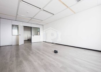 Office via de Marini, Genova (neighborhood Sampierdarena) - photo 8