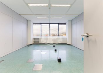 Office via de Marini, Genova (neighborhood Sampierdarena) - photo 33