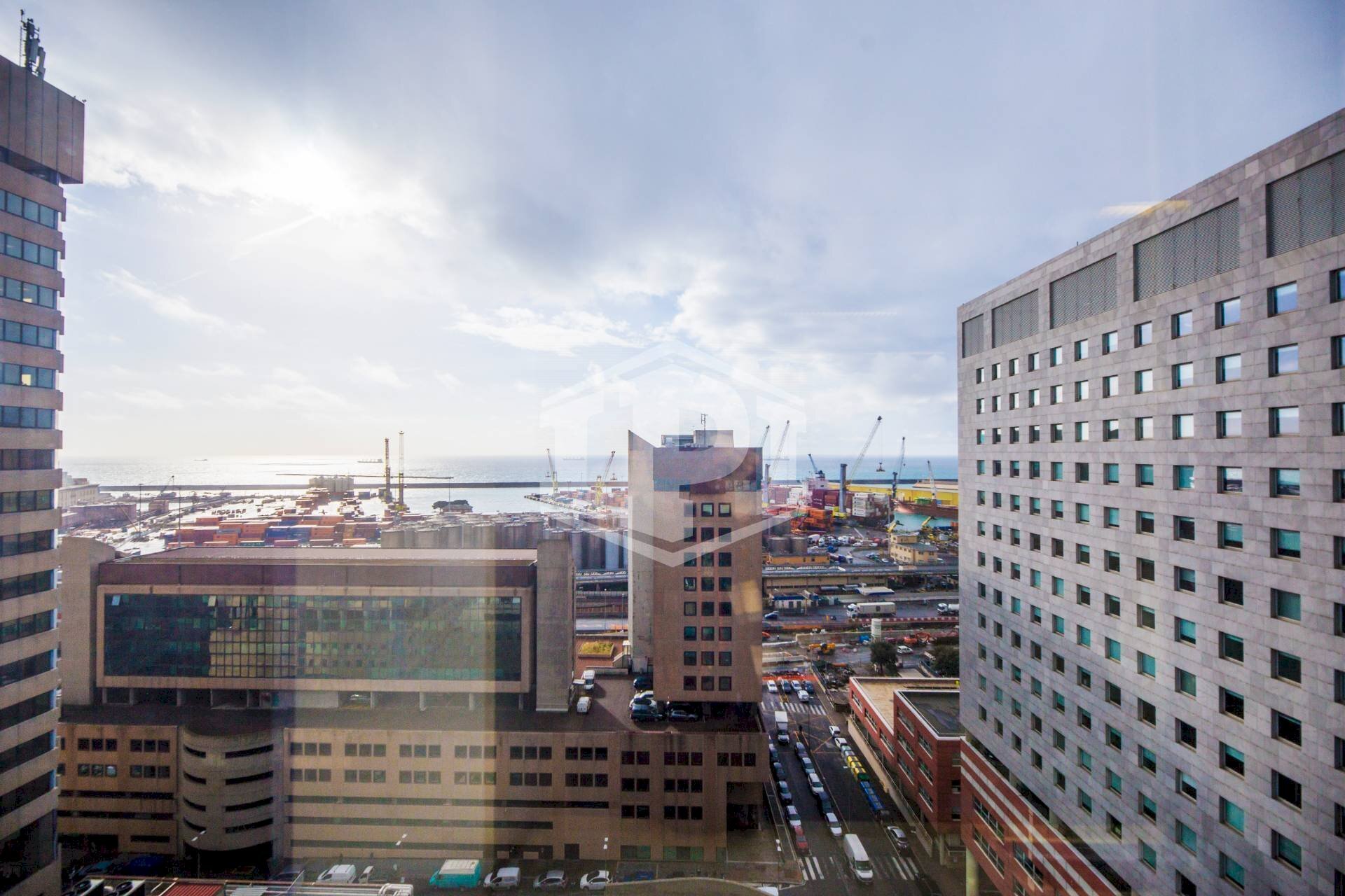 Office via de Marini, Genova (neighborhood Sampierdarena) - photo 1