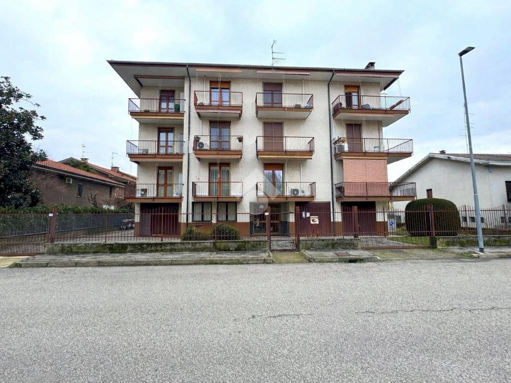 Three-room apartment Via Beccaria, Novara - photo 2