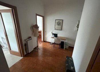 Quadrilocale Via Montaldo, Genova (zona Marassi) - foto 5