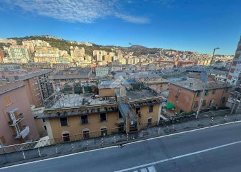 Quadrilocale Via Montaldo, Genova (zona Marassi) - foto 1