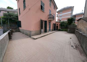 Quadrilocale via Antica Romana di Pegli, Genova (zona Multedo) - foto 1