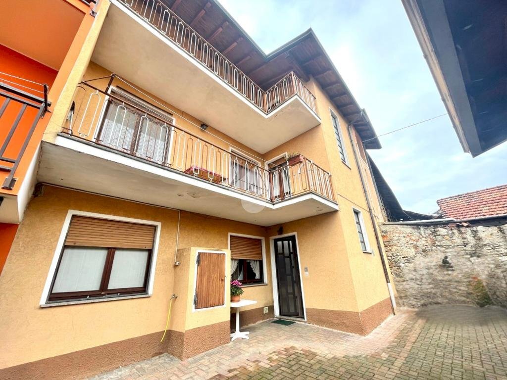 Casa semi indipendente Vicolo Pellegrino, Gozzano - foto 1