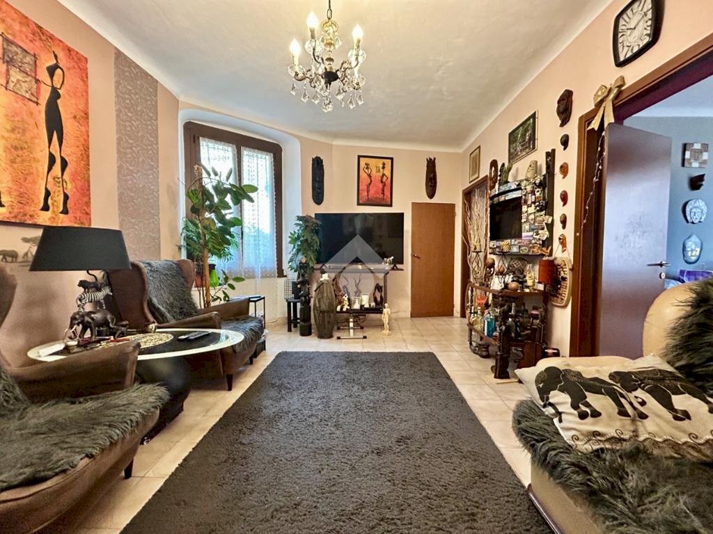 Four-room apartment Salita degli Angeli, Genova (neighborhood Dinegro) - photo 3