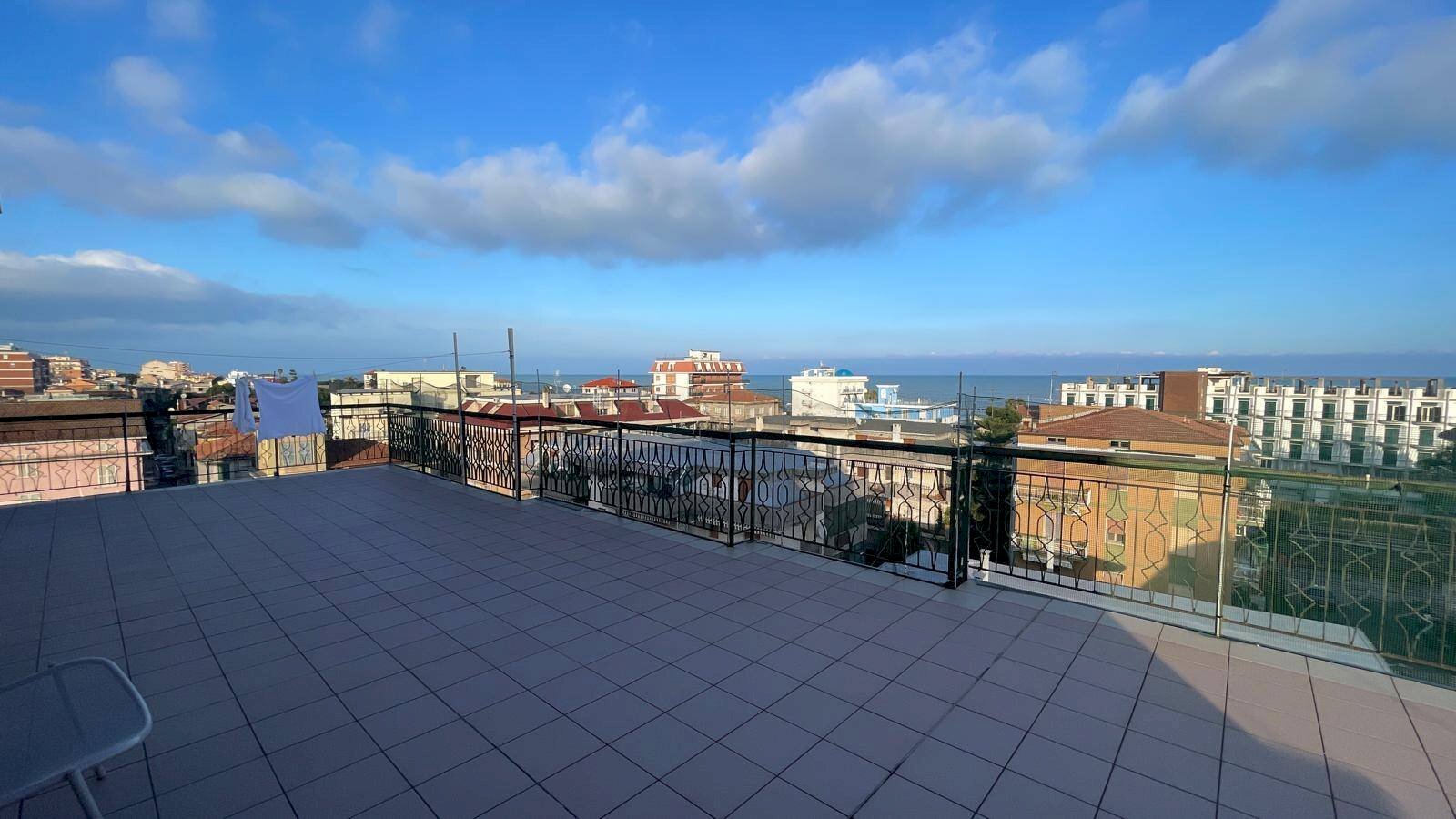 Foto 2 - Trilocale VIA CRIVELLI
 
14, Grottammare - foto 2