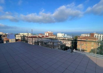 Foto 2 - Trilocale VIA CRIVELLI
 
14, Grottammare - foto 2